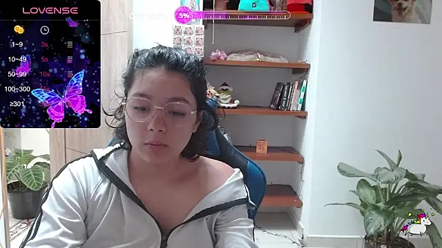 Snapshot of trixietangg chatting on April 2026 04:54:02 PM trixietangg online show from April 2026 04:54:02 PM