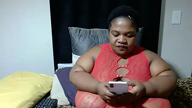 BBWMIDGET40 online show from May 2026 04:37:02 PM