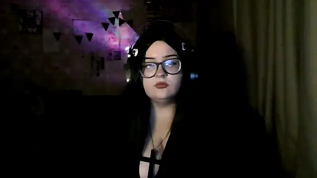 Snapshot of Moon_Fairy2 chatting on April 2026 05:59:02 PM Moon Fairy2 online show from April 2026 05:59:02 PM