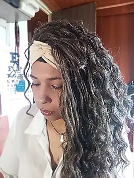 Snapshot of Ivon_C chatting on May 2026 01:41:01 PM Ivon C online show from May 2026 01:41:01 PM