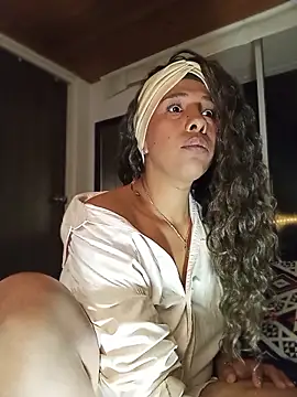 Snapshot of Ivon_C chatting on May 2026 01:25:02 AM Ivon C online show from May 2026 01:25:02 AM