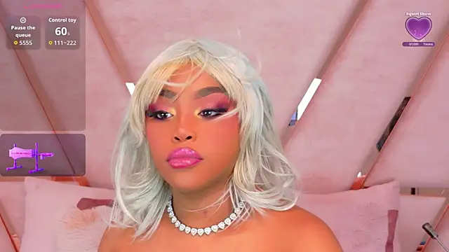 Snapshot of TiannahGlow chatting on June 2026 04:34:02 PM TiannahGlow online show from June 2026 04:34:02 PM