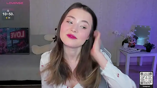 LinnLove online show from May 2026 06:52:01 AM