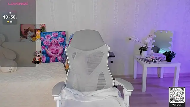 LinnLove online show from May 2026 07:02:02 AM