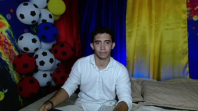 Snapshot of caius_bigcock1 chatting on June 2026 01:39:01 AM caius bigcock1 online show from June 2026 01:39:01 AM