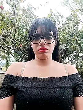 Snapshot of Dayii_sweet chatting on May 2026 04:57:01 PM Dayii sweet online show from May 2026 04:57:01 PM
