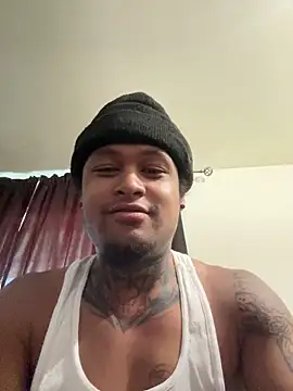 Snapshot of MiLow222 chatting on April 2026 01:32:01 AM MiLow222 online show from April 2026 01:32:01 AM