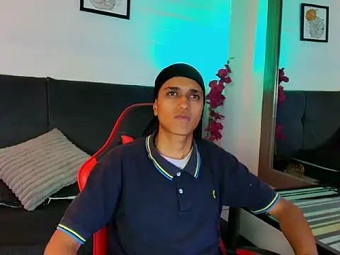 Snapshot of Alan_Colthon chatting on April 2026 02:14:02 AM Alan Colthon online show from April 2026 02:14:02 AM