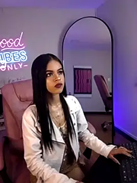 Snapshot of _Starfire__ chatting on April 2026 10:45:02 PM Starfire online show from April 2026 10:45:02 PM