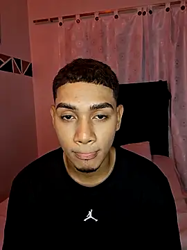 Snapshot of ApoloKiss_ chatting on April 2026 01:03:01 AM ApoloKiss online show from April 2026 01:03:01 AM