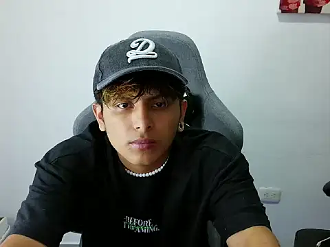 Snapshot of dany_fans chatting on April 2026 02:36:02 AM dany fans online show from April 2026 02:36:02 AM