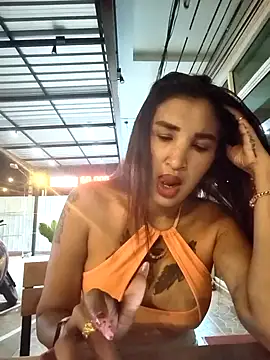 Snapshot of Bonnie-Thai chatting on April 2026 05:30:01 PM Bonnie-Thai online show from April 2026 05:30:01 PM