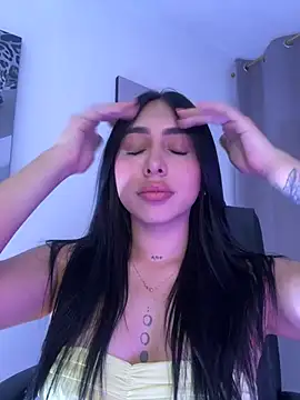 Snapshot of IsabellaNoir_ chatting on April 2026 10:55:01 PM IsabellaNoir online show from April 2026 10:55:01 PM