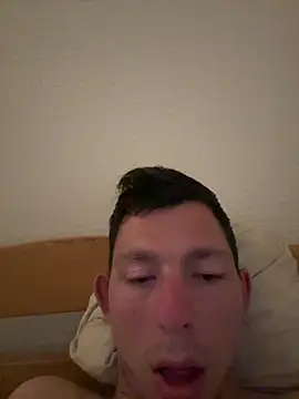 Snapshot of hadrie69 chatting on April 2026 09:28:01 PM hadrie69 online show from April 2026 09:28:01 PM