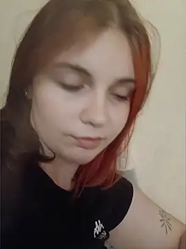 Snapshot of LoisFox chatting on April 2026 08:43:02 PM LoisFox online show from April 2026 08:43:02 PM