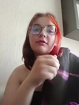 Snapshot of LoisFox chatting on April 2026 12:07:02 PM LoisFox online show from April 2026 12:07:02 PM