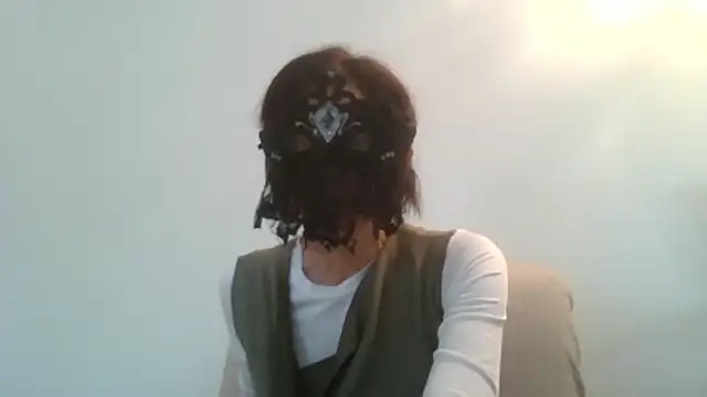 HelenTiAscolta online show from May 2026 01:16:01 PM