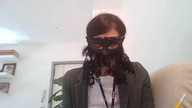 HelenTiAscolta online show from May 2026 02:22:01 PM
