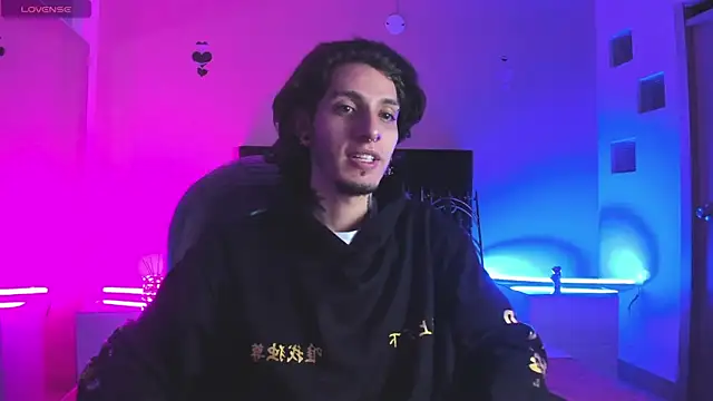 Snapshot of Vergil_Noir_ chatting on April 2026 05:32:02 AM Vergil Noir online show from April 2026 05:32:02 AM