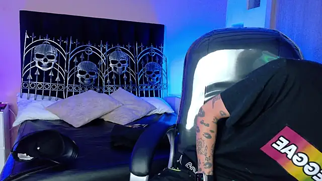 Vergil Noir  online show from June 2026 04:19:01 AM