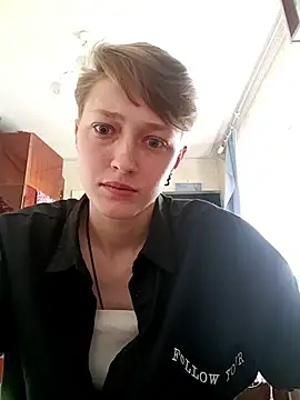 Snapshot of _LindaMiller_ chatting on May 2026 10:56:02 AM LindaMiller online show from May 2026 10:56:02 AM