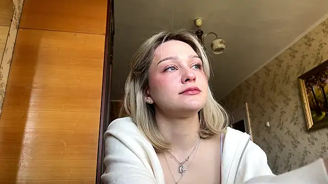 Snapshot of AlisiaStreitmatter chatting on April 2026 09:14:01 AM AlisiaStreitmatter online show from April 2026 09:14:01 AM