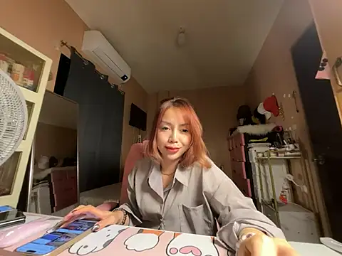 Snapshot of sweet_glam chatting on April 2026 01:39:02 PM sweet glam online show from April 2026 01:39:02 PM
