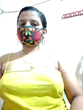 Snapshot of Nigar_Hatun chatting on April 2026 05:03:01 PM Nigar Hatun online show from April 2026 05:03:01 PM