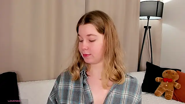 Snapshot of MERRIEMS chatting on April 2026 02:02:01 AM MERRIEMS online show from April 2026 02:02:01 AM