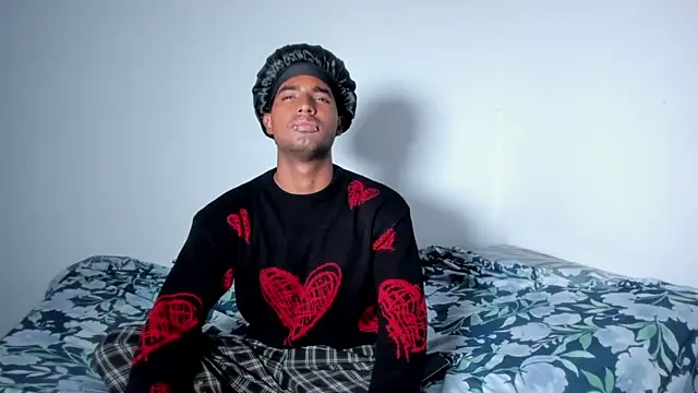 Snapshot of salvatore_amator chatting on April 2026 04:53:02 PM salvatore amator online show from April 2026 04:53:02 PM