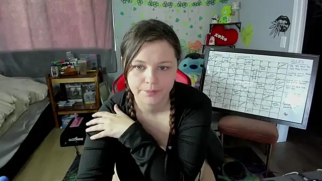 Snapshot of DelilaFields2 chatting on May 2026 05:28:02 PM DelilaFields2 online show from May 2026 05:28:02 PM
