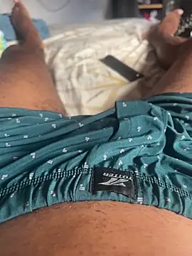 Snapshot of elmiles chatting on April 2026 04:23:01 PM elmiles online show from April 2026 04:23:01 PM