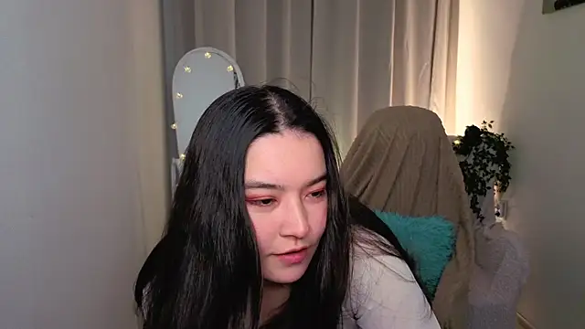MomoRins online show from May 2026 09:55:02 PM