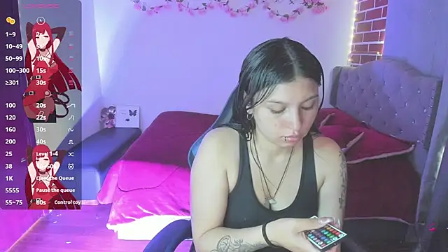 isabella monntolvo online show from April 2026 01:16:02 PM