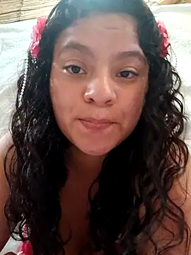 Snapshot of Estrella_xxxx chatting on April 2026 06:10:02 PM Estrella xxxx online show from April 2026 06:10:02 PM