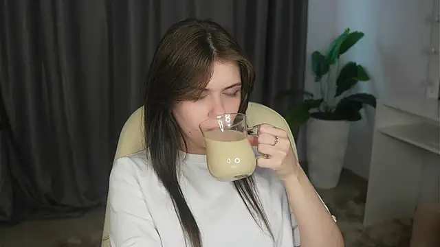 Snapshot of MertieFlechsig chatting on April 2026 03:42:01 PM MertieFlechsig online show from April 2026 03:42:01 PM