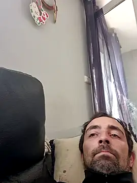 Snapshot of beauPaff chatting on April 2026 02:15:01 PM beauPaff online show from April 2026 02:15:01 PM