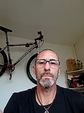 Snapshot of tarko_ chatting on April 2026 08:12:02 PM tarko online show from April 2026 08:12:02 PM