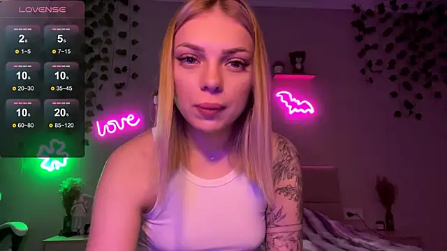 Snapshot of CandyRass chatting on May 2026 09:58:02 AM CandyRass online show from May 2026 09:58:02 AM