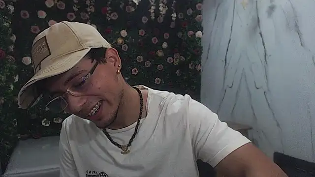 Snapshot of jbarto_ chatting on May 2026 08:57:02 PM jbarto online show from May 2026 08:57:02 PM