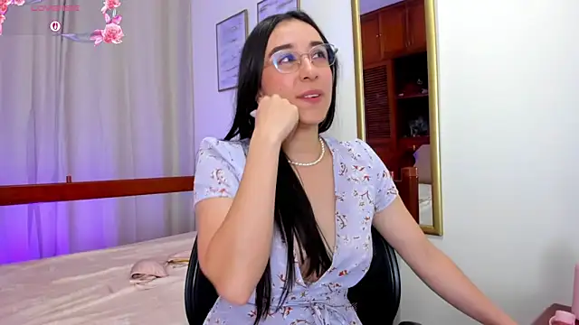 Elisabetta Amour online show from June 2026 02:33:01 PM