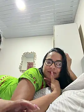 Snapshot of rosesaenz chatting on April 2026 02:58:01 AM rosesaenz online show from April 2026 02:58:01 AM