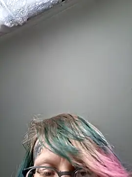 Snapshot of cutiethrash chatting on April 2026 11:18:02 PM cutiethrash online show from April 2026 11:18:02 PM