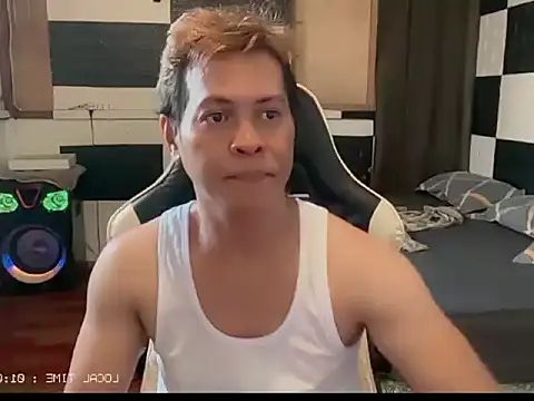 Snapshot of FuckMeeGUYS chatting on July 2026 05:02:02 AM FuckMeeGUYS online show from July 2026 05:02:02 AM