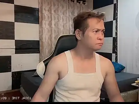 Snapshot of FuckMeeGUYS chatting on August 2026 01:14:01 PM FuckMeeGUYS online show from August 2026 01:14:01 PM