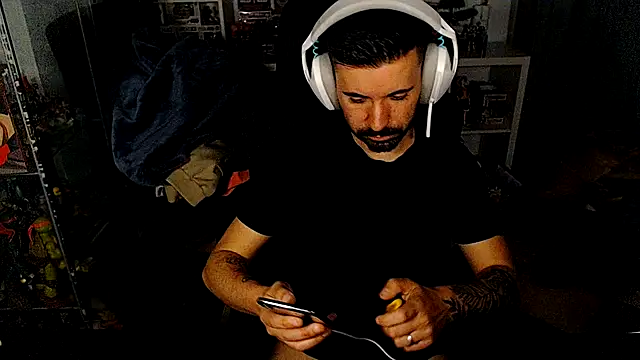 Snapshot of chiquitoconsecreto chatting on April 2026 03:08:02 AM chiquitoconsecreto online show from April 2026 03:08:02 AM