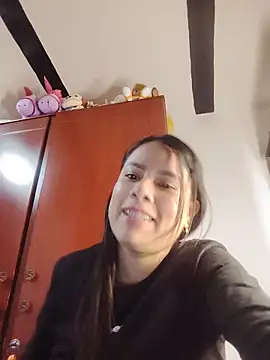 Nicol Alvarez1 online show from June 2026 12:32:02 AM