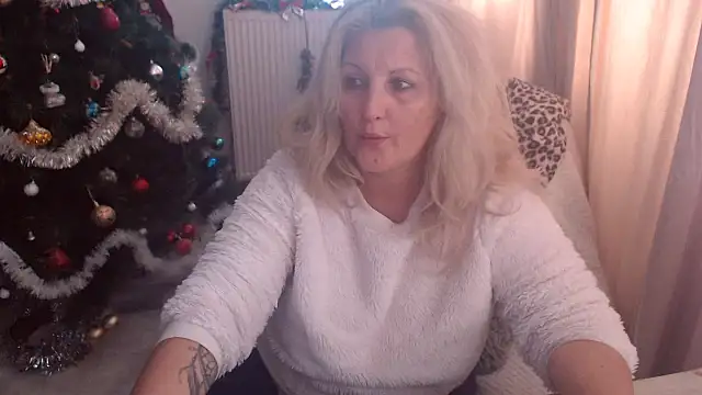Divineblond online show from December 2025 10:02:01 AM