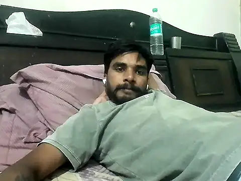 Snapshot of slimbeast_26 chatting on April 2026 09:44:01 AM slimbeast 26 online show from April 2026 09:44:01 AM