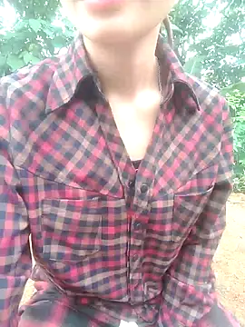 Snapshot of tom1133 chatting on April 2026 12:57:01 AM tom1133 online show from April 2026 12:57:01 AM